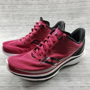 Saucony Kinvara 12‎ Running Shoes Womens Size 7.5 Cherry Black Sneakers